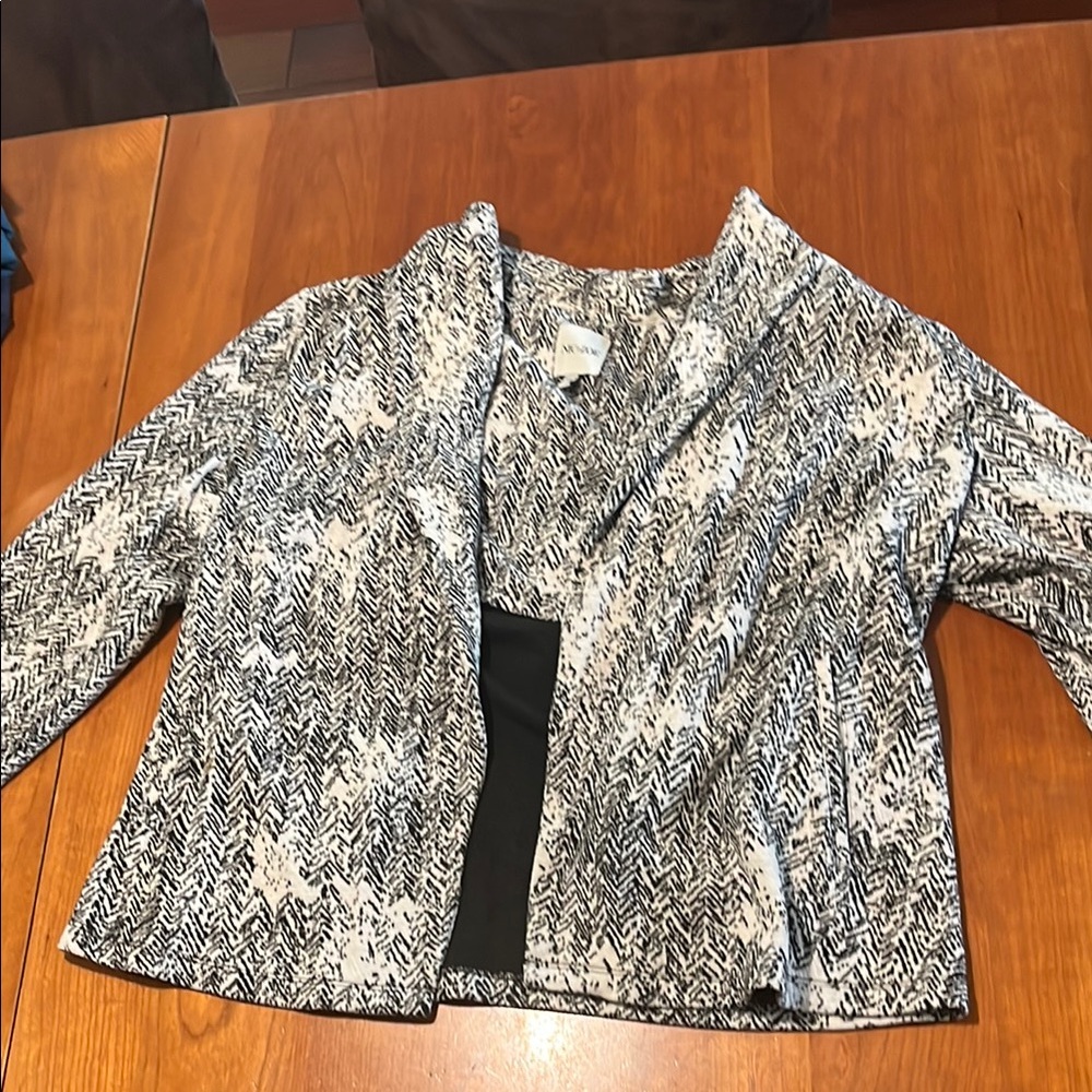 NIC+ZOE Black and White Blazer with Snakeskin Pattern